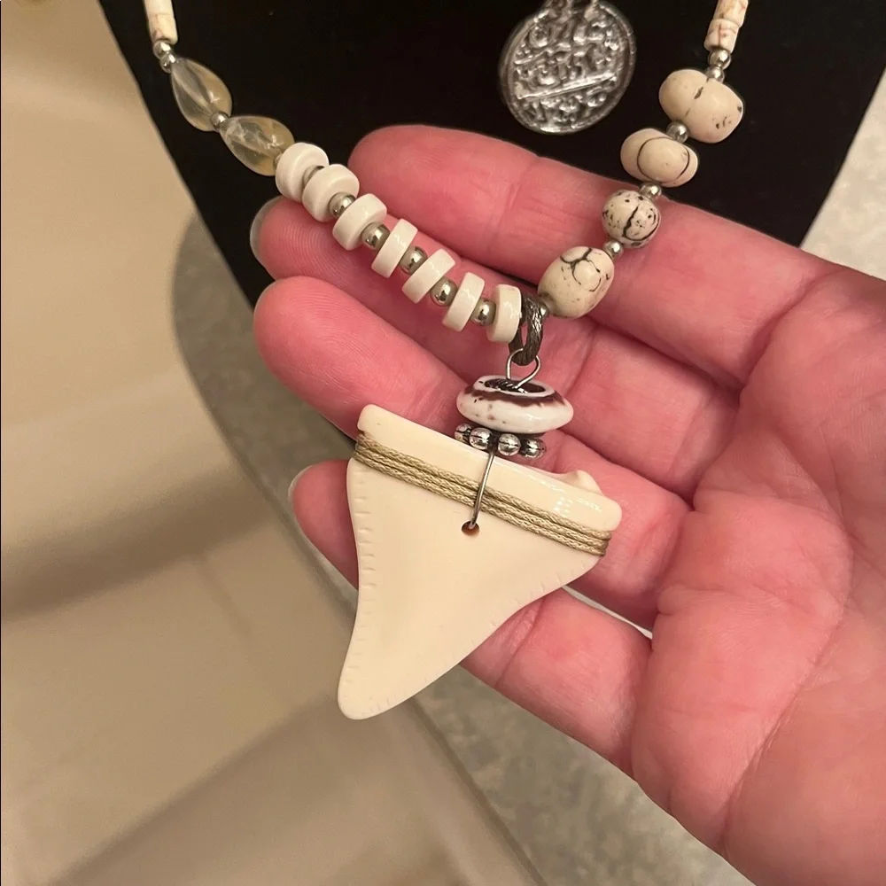 Treska signed Necklace large faux tooth - Picture 3 of 7